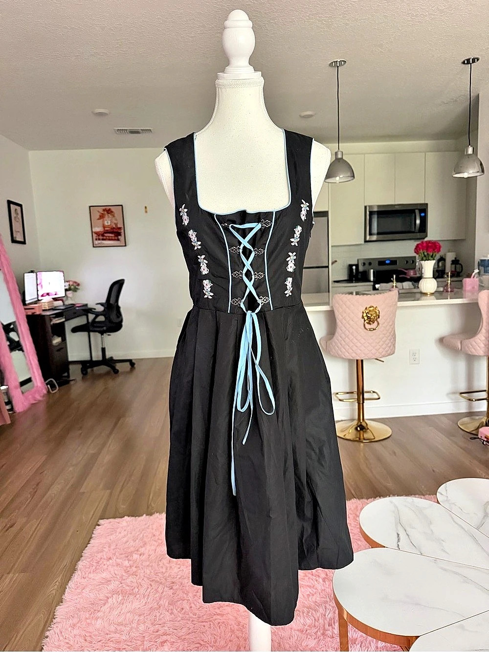 Black blue dirndl Oktoberfest Floral Lace-Up Midi Dress blue lace German Vtg